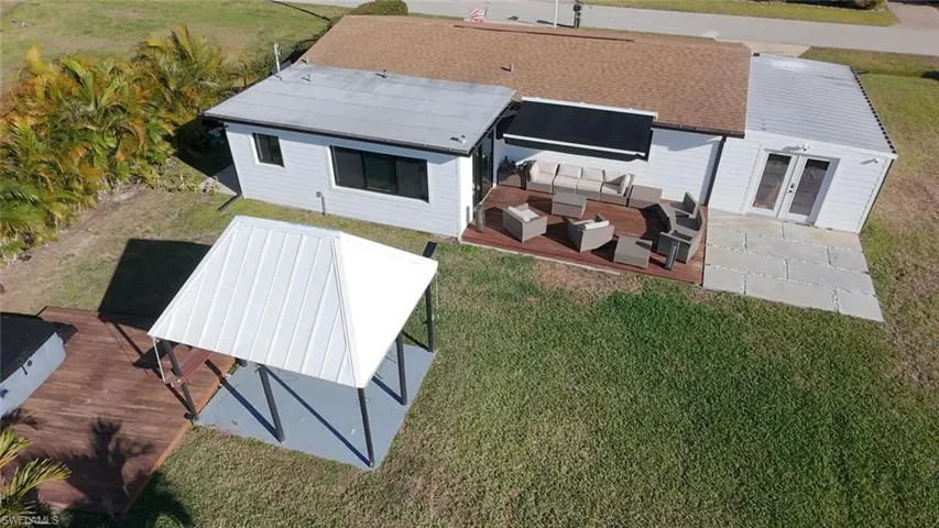 Aerial view of property and surrounding area