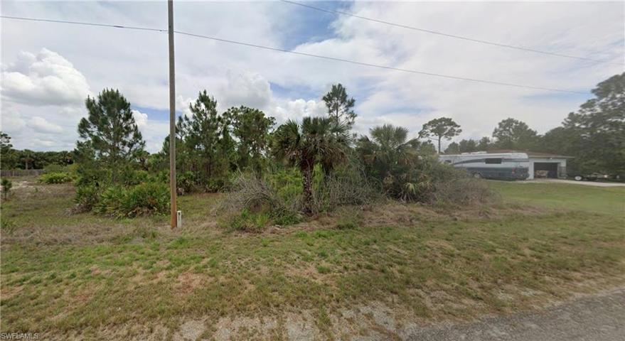 743  Milano S AVE, LEHIGH ACRES, FL 33974