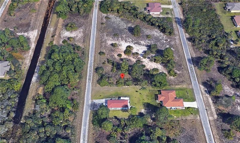 743  Milano S AVE, LEHIGH ACRES, FL 33974