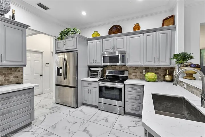 1030 21st St Sw, Naples, Florida 34117