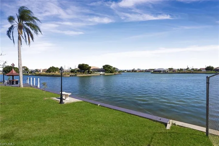 29 Se 10th Ave, Cape Coral, Florida 33990