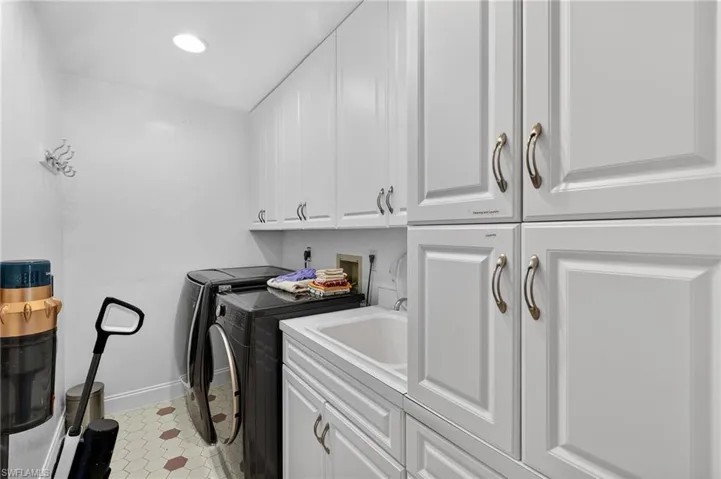 29 Se 10th Ave, Cape Coral, Florida 33990