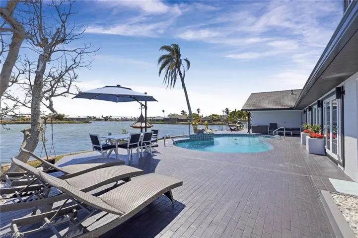 29 Se 10th Ave, Cape Coral, Florida 33990
