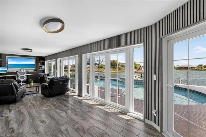 29 Se 10th Ave, Cape Coral, Florida 33990