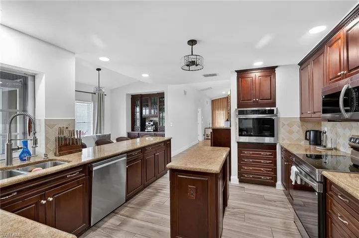 29 Se 10th Ave, Cape Coral, Florida 33990