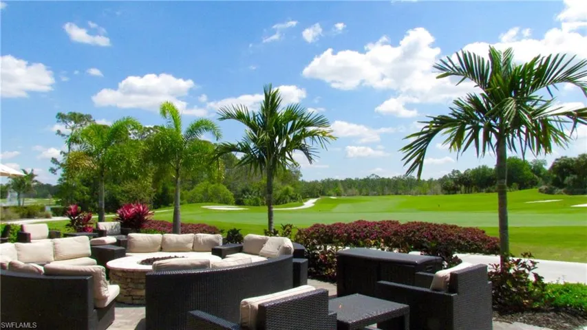 Community offers both indoor and outdoor dining options