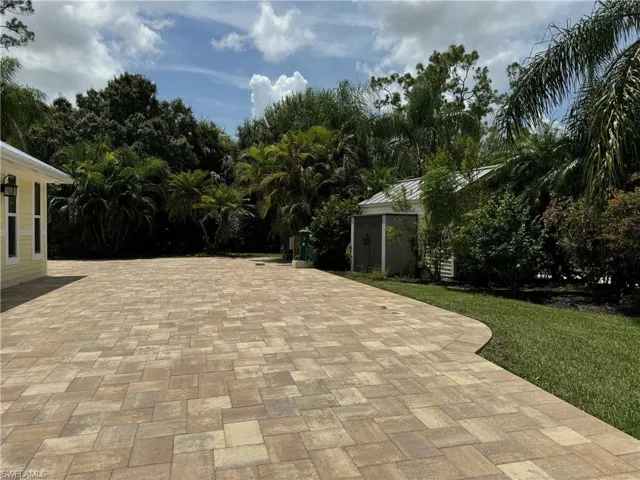 View of patio / terrace with an outdoor structure