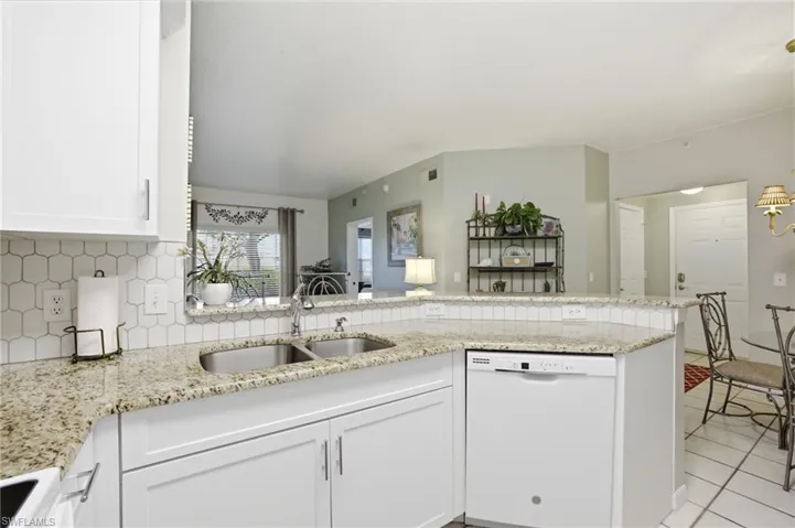 15605 Ocean Walk Cir 113, Fort Myers, Florida 33908