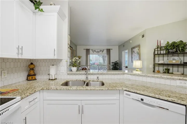 15605 Ocean Walk Cir 113, Fort Myers, Florida 33908