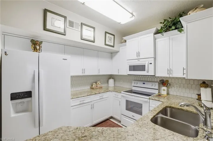15605 Ocean Walk Cir 113, Fort Myers, Florida 33908