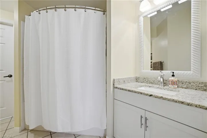 15605 Ocean Walk Cir 113, Fort Myers, Florida 33908