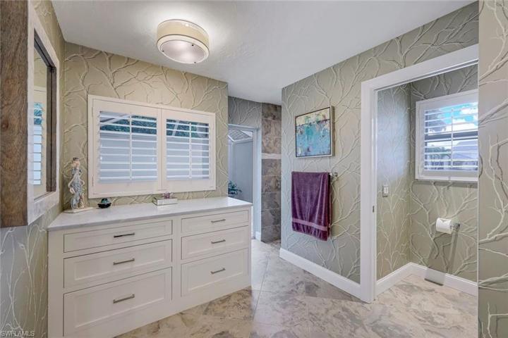 Master Bathroon