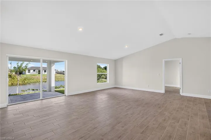 915 Nw 9th Pl, Cape Coral, Florida 33993