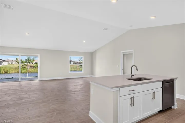 915 Nw 9th Pl, Cape Coral, Florida 33993