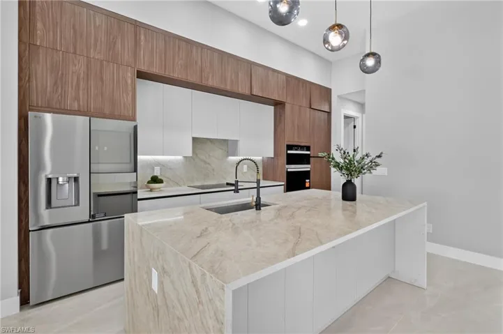 610 Nw 2nd Pl, Cape Coral, Florida 33993