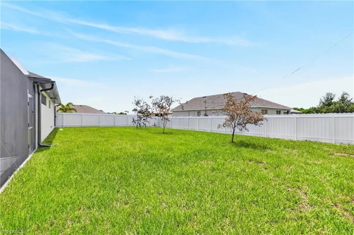 610 Nw 2nd Pl, Cape Coral, Florida 33993