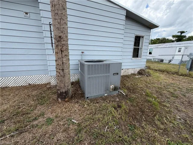 7633 Grady Dr, North Fort Myers, Florida 33917