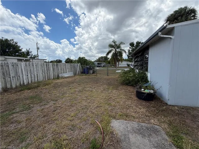 7633 Grady Dr, North Fort Myers, Florida 33917