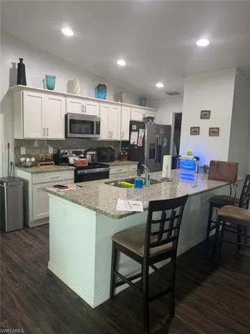 1046 Saturn Ct, Labelle, Florida 33945