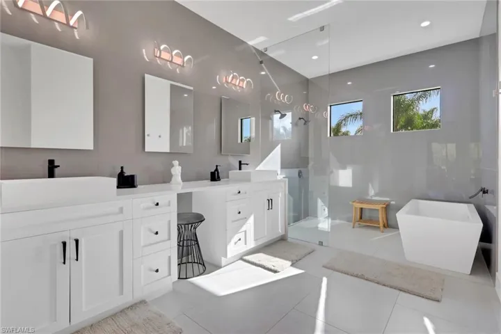 653 23rd St Sw, Naples, Florida 34117