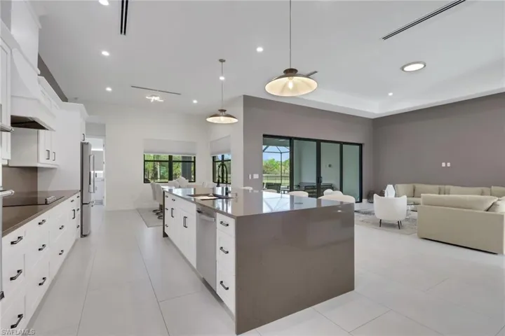 653 23rd St Sw, Naples, Florida 34117
