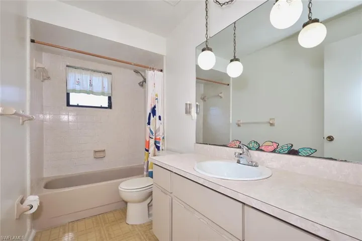 Second full bathroom with shower/tub combination.