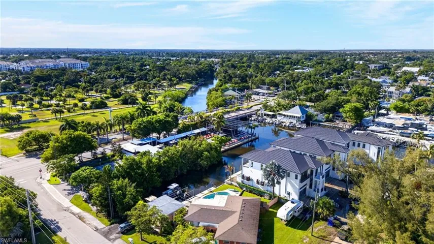114 Jeepers Dr, Naples, Florida 34112