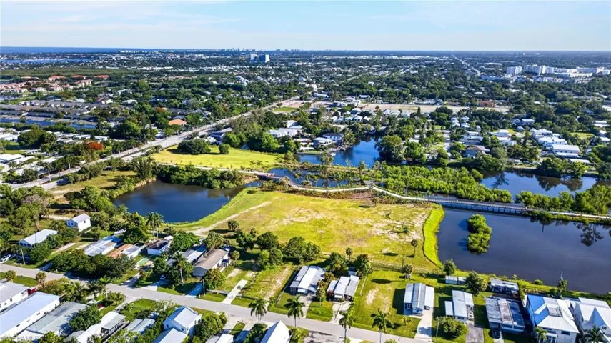 114 Jeepers Dr, Naples, Florida 34112