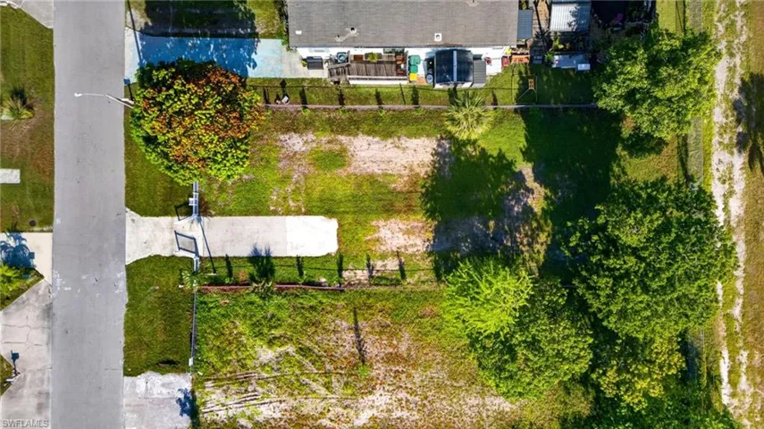 114 Jeepers Dr, Naples, Florida 34112