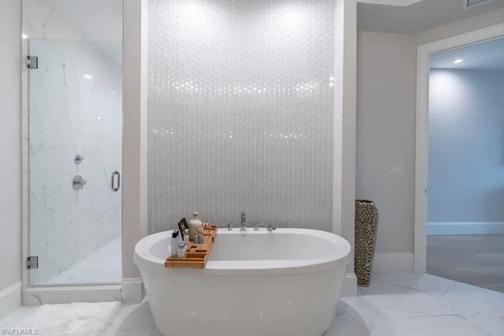Separate soaking Tub