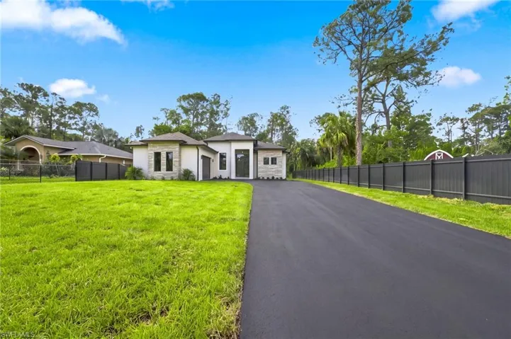 2752 18th Ave Ne, Naples, Florida 34120