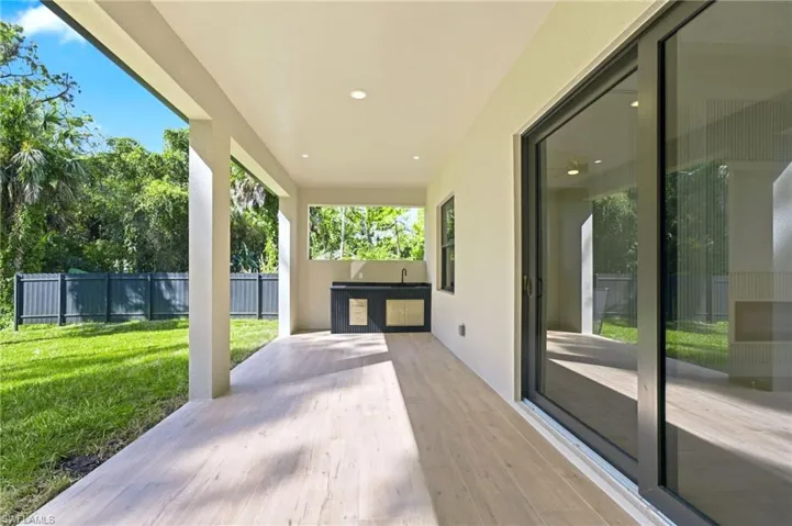 2752 18th Ave Ne, Naples, Florida 34120