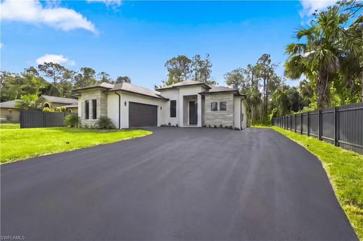 2752 18th Ave Ne, Naples, Florida 34120