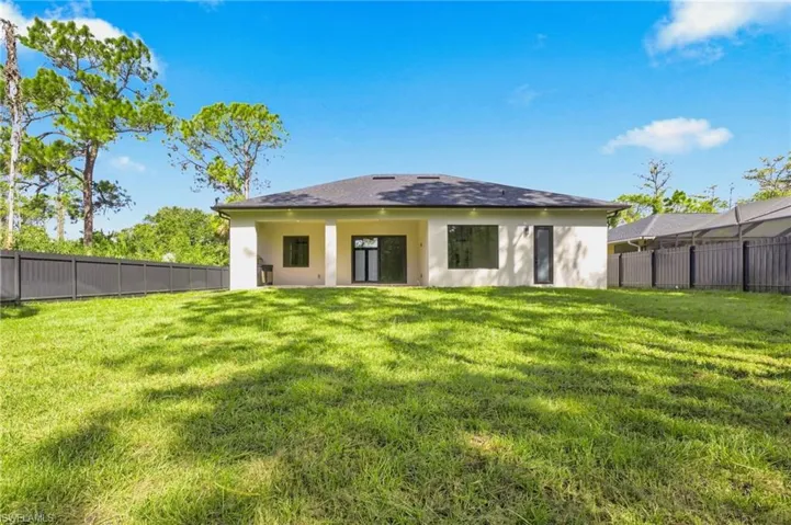 2752 18th Ave Ne, Naples, Florida 34120