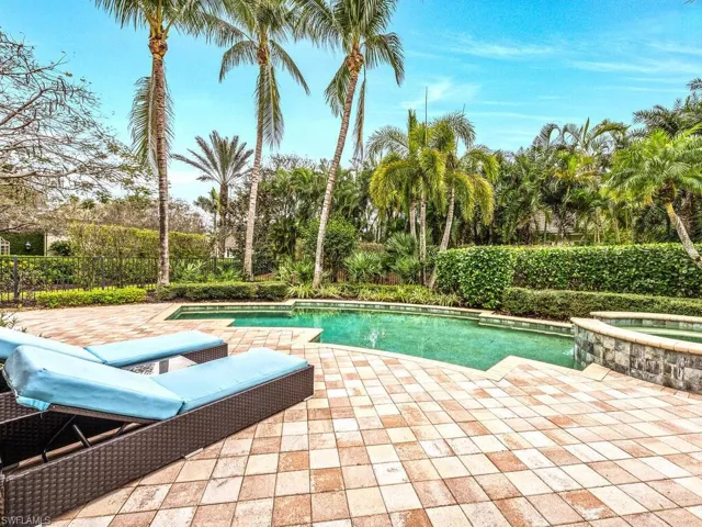 Lounge by the pool without a cage during the day or watch the stars from the spa at night