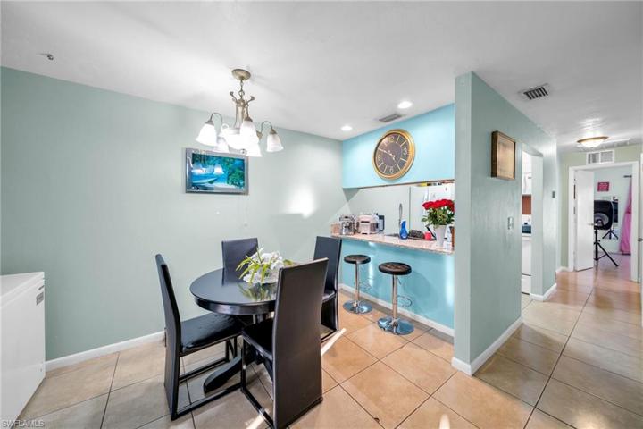 903 SE 23rd  PL, Cape Coral, FL 33990