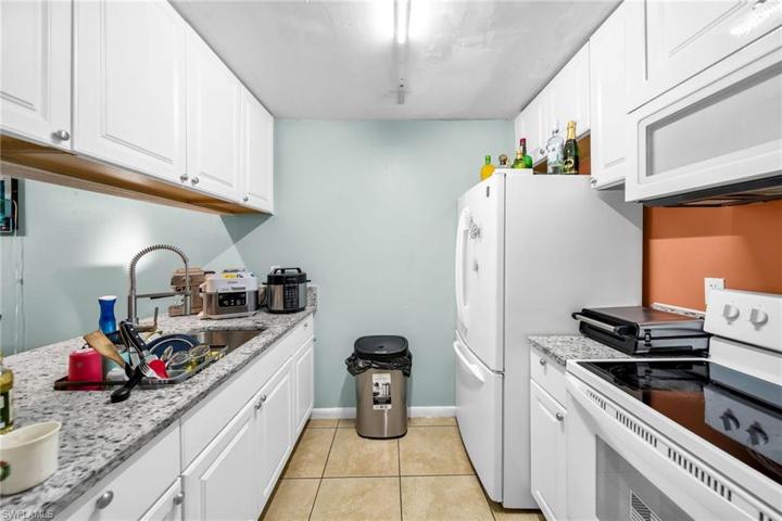 903 SE 23rd  PL, Cape Coral, FL 33990