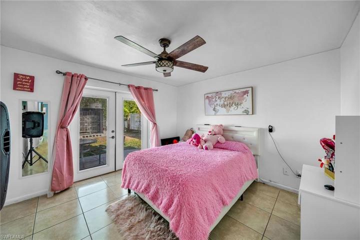 903 SE 23rd  PL, Cape Coral, FL 33990