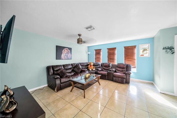903 SE 23rd  PL, Cape Coral, FL 33990