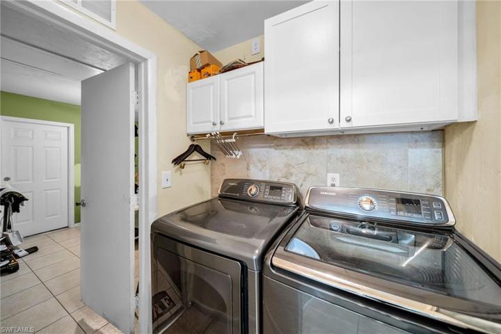 903 SE 23rd  PL, Cape Coral, FL 33990