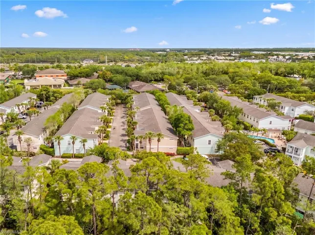 3285  Lindsey  LN, Naples, FL 34109