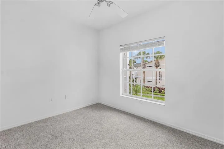 3285  Lindsey  LN, Naples, FL 34109