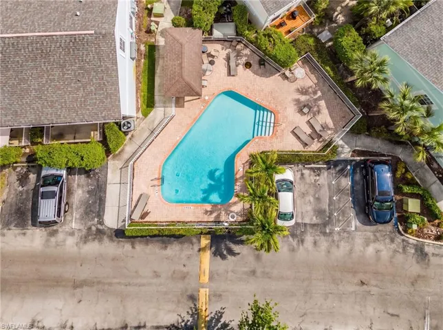 3285  Lindsey  LN, Naples, FL 34109