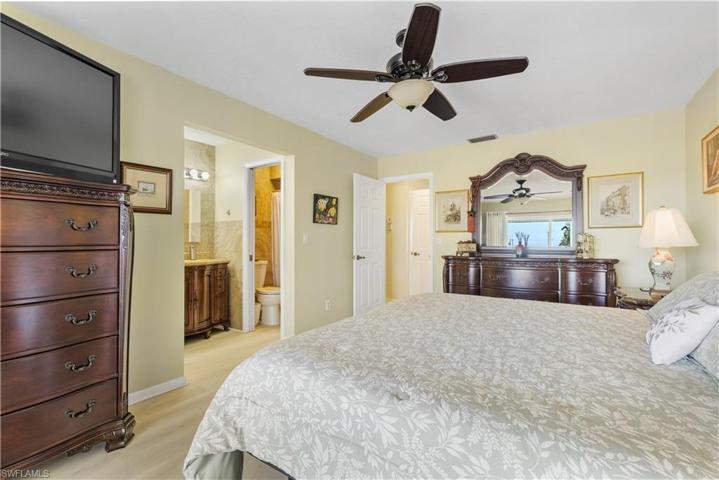 Looking into Master Bedroom from lanai.