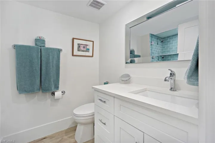 1910 Gulf Shore Blvd N 102, Naples, Florida 34102