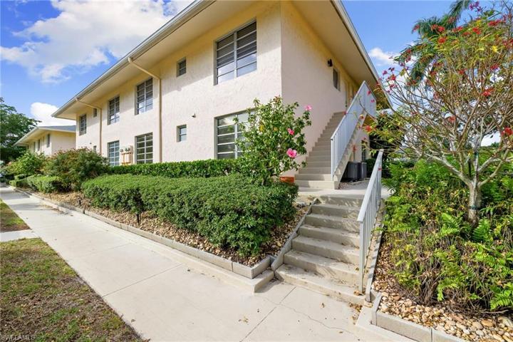 726  Broad S AVE, Naples, FL 34102