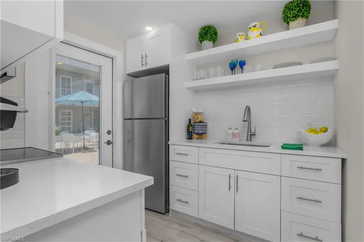663  12th S AVE, Naples, FL 34102