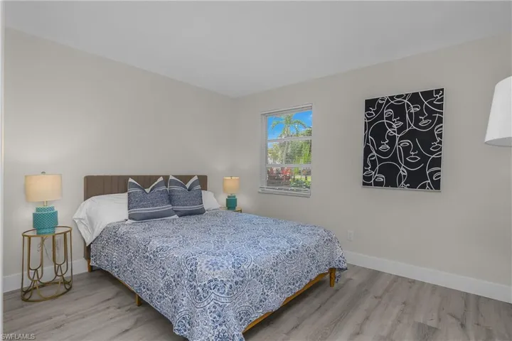 663  12th S AVE, Naples, FL 34102