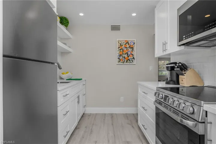 663  12th S AVE, Naples, FL 34102
