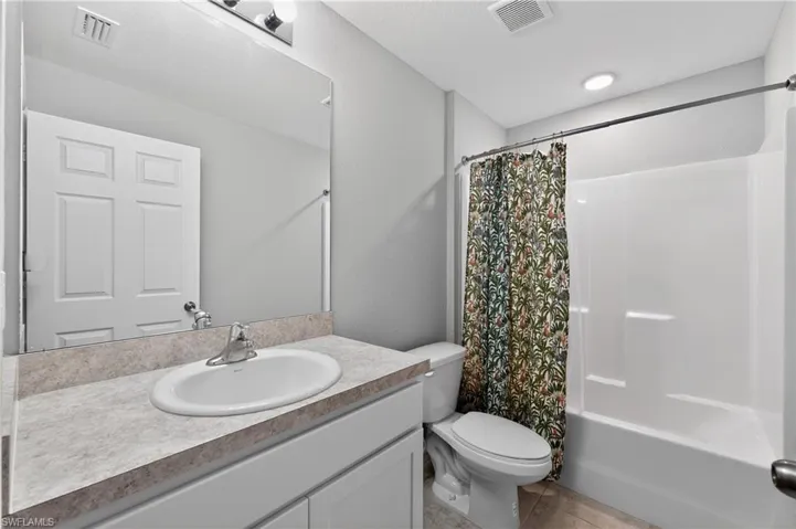 Full Hall Bathroom